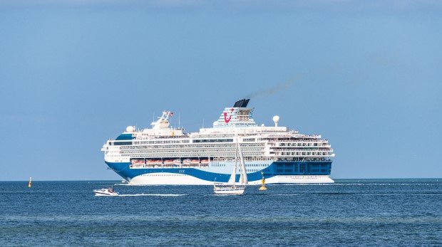 Die Marella Explorer der TUI Cruises auf hoher See