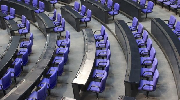 Leere Sitze im Bundestag
