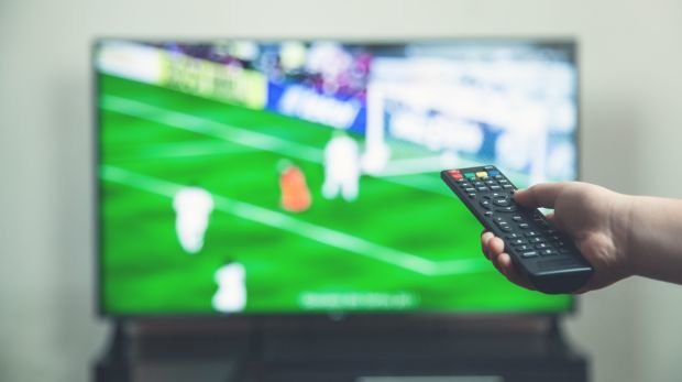 Fußballspiel im TV