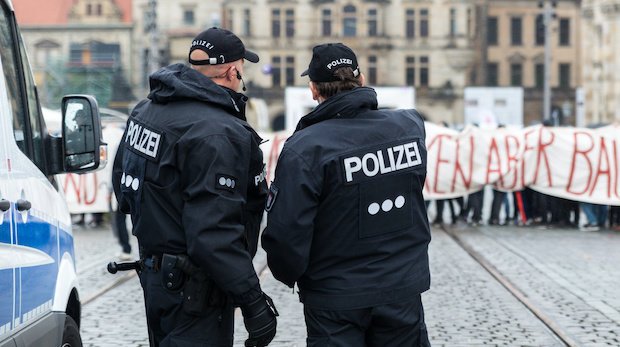 Polizeibeamte bei einer Demonstration