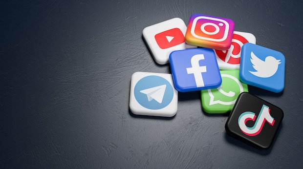 Logos bekannter Plattformen im Bereich Social Media