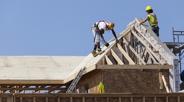 Bauarbeiten am Dachstuhl (Symbobild)