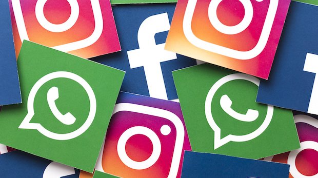 Die Logos von Facebook, Instagram und Whatsapp in mehreren kleinen Quadraten