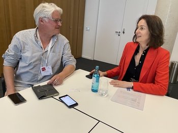 Katarina Barley (SPD) und LTO-Redakteur Hasso Suliak im Gespräch