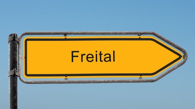 Straßenschild "Freital"