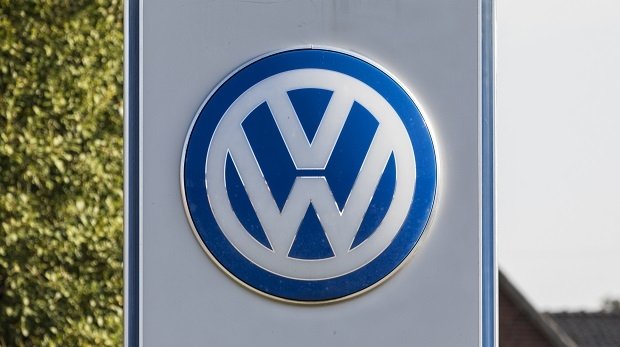 VW-Schild am Standort Wolfsburg
