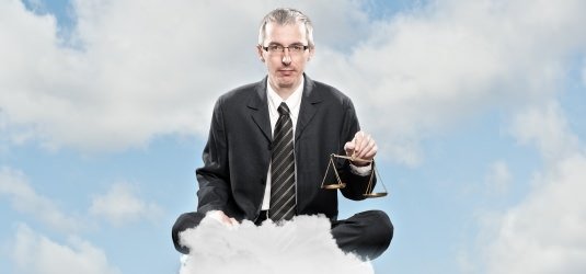 Anwalt auf Wolke (Symbolbild)
