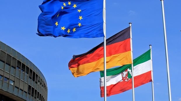 Flaggen von Europa, Deutschland und NRW