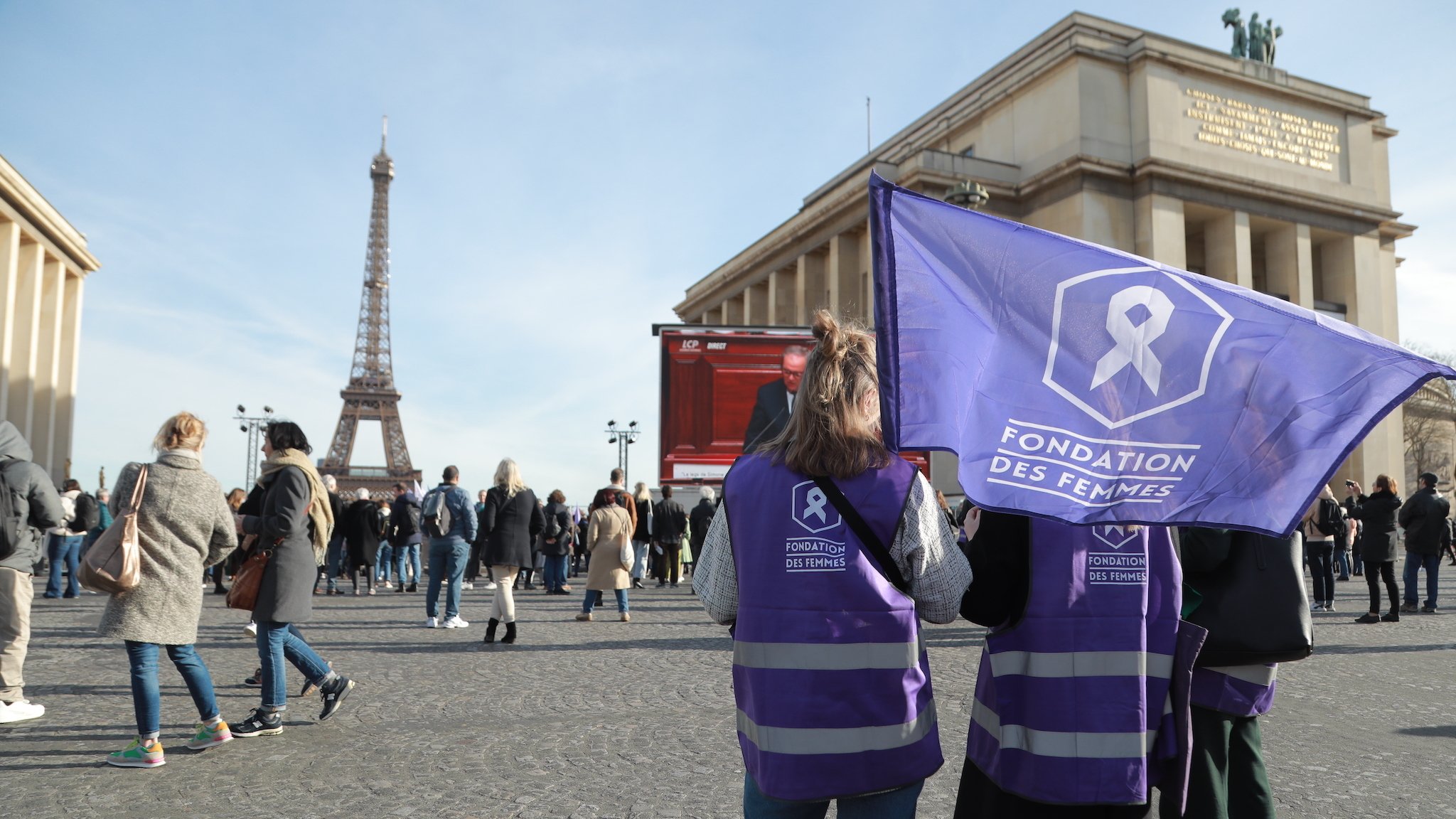Pro-Abtreibungsdemonstration in der Nähe des Eiffelturms
