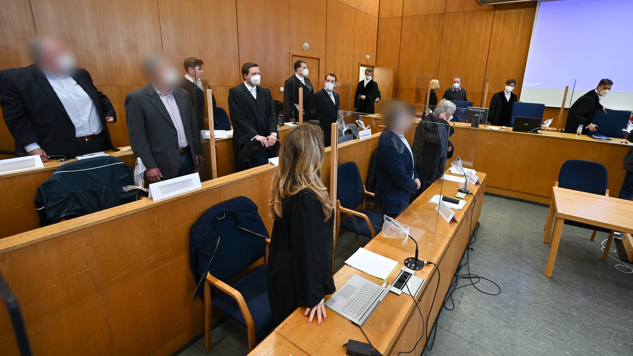 Verhandlung am Landgericht Frankfurt im Prozess gegen frühere Mitarbeiter der Maple Bank.