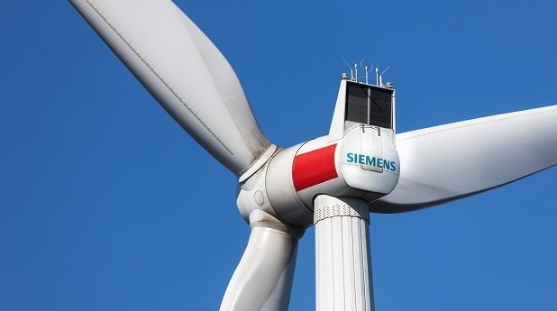 Windrad mit Siemens-Logo