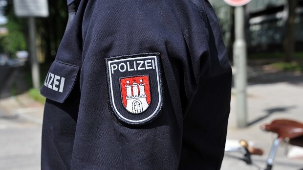 Hamburger Polizist in Uniform