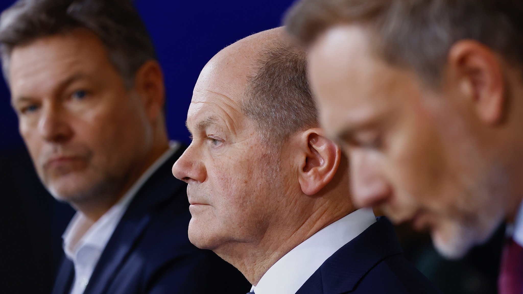 Bundesminister für Wirtschaft und Klimaschutz Robert Habeck, Bundeskanzler Olaf Scholz, Finanzminister Christian Lindner