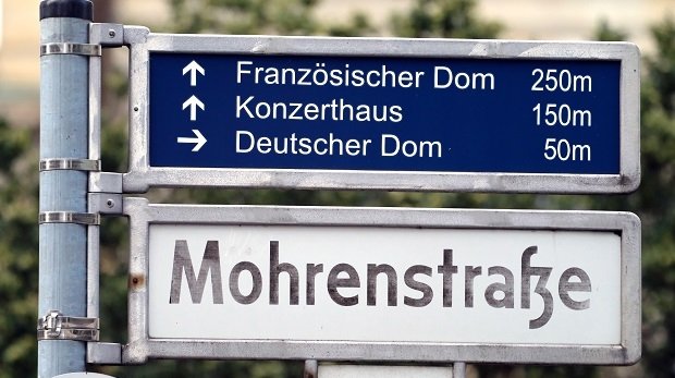 Straßenschild "Mohrenstraße" in Berlin