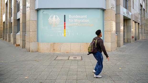 Außenstelle des Bundesamts für Migration und Flüchtlinge (BAMF) an der Ecke Bundesallee/Badensche Straße