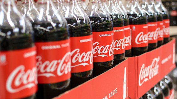 Coca-Cola Flaschen auf Paletten