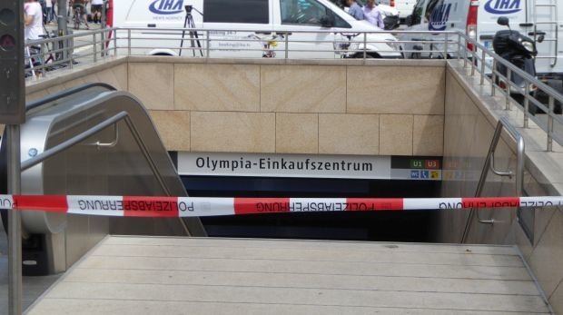 Absperrung U-Bahnhof Olympia-Einkaufszentrum