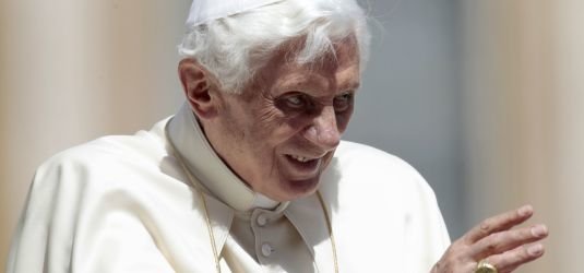 Papst Benedikt während einer wöchentliche Messe auf dem Petersplatz