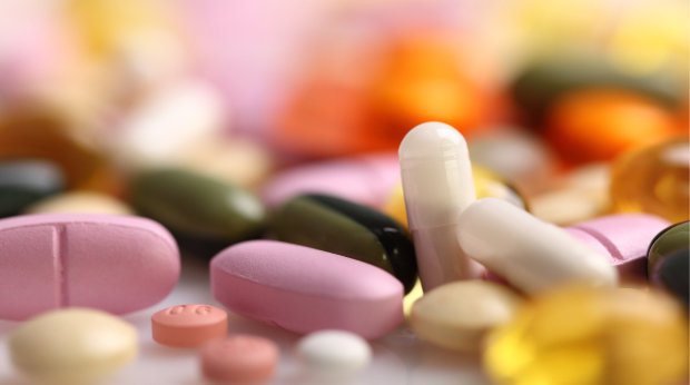 Verschiedene Medikamente in Pillenform