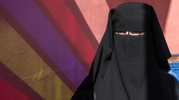 Frau mit Niqab (Symbolbild)