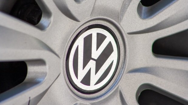 VW-Logo auf einer Felge