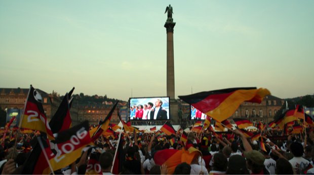Public Viewing bei der Fußballweltmeisterschaft 2006 in Deutschland