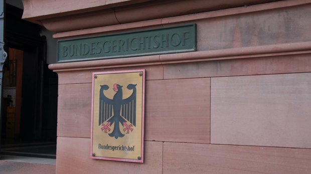 Schild am Eingang des BGH in Karlsruhe