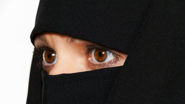 Niqabträgerin