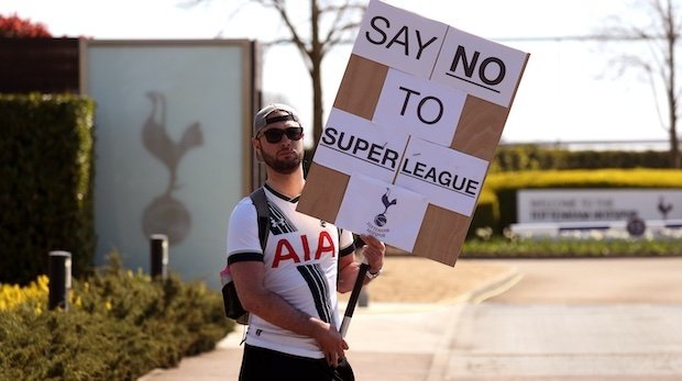 Fan protestiert gegen Super League