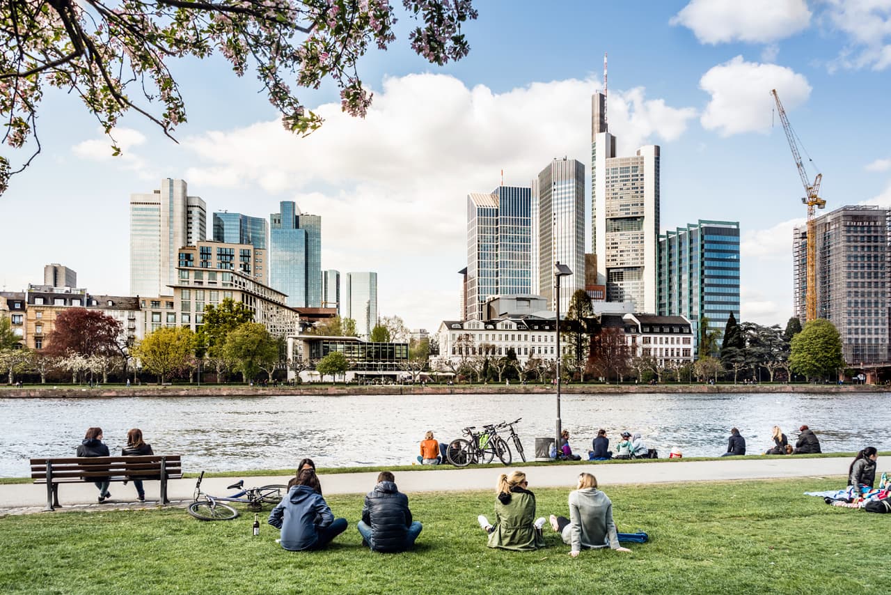 Markus Thoenen / Adobe Stock (FF Skyline)