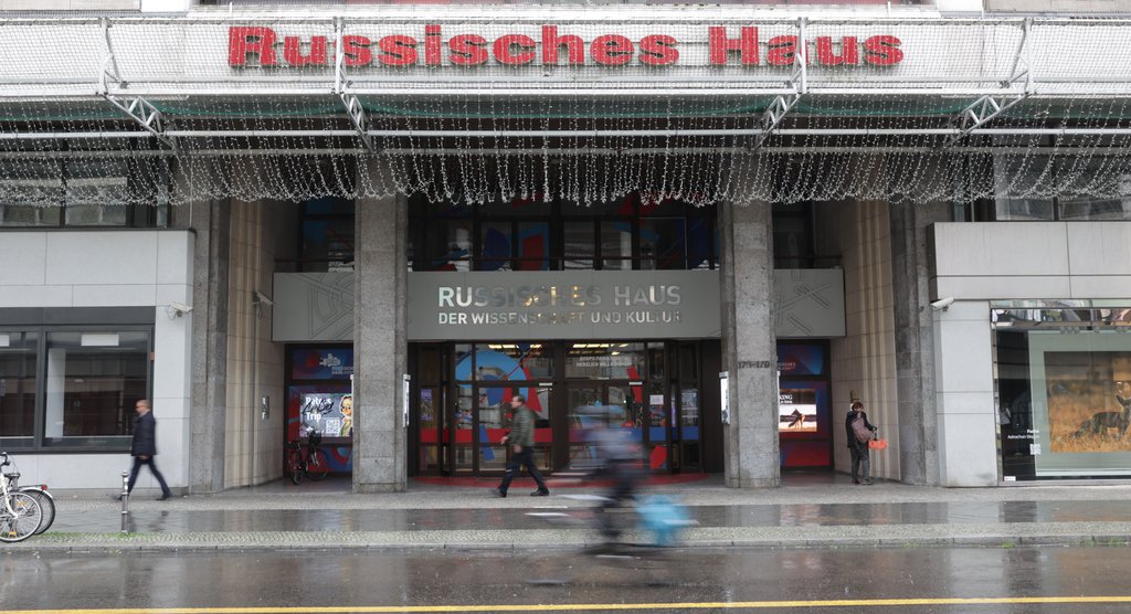Das &quot;Russische Haus&quot; in der Friedrichstraße im Berliner Zentrum, picture alliance/dpa | Jörg Carstensen